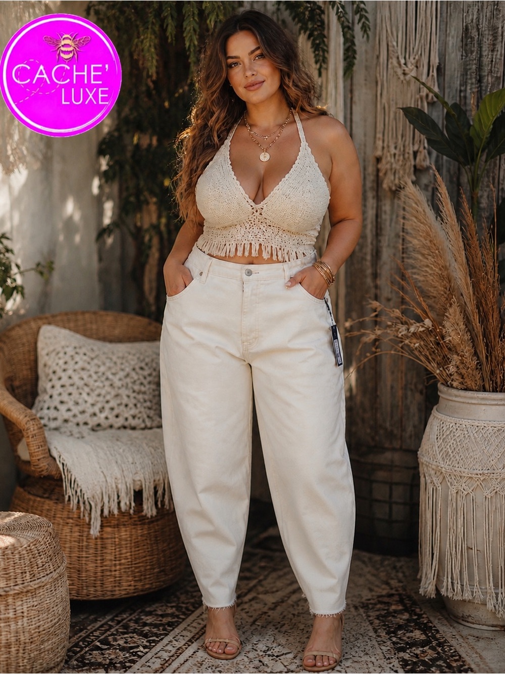 Universal Thread White Curved Leg Jeans 16